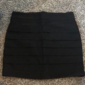 Short pencil skirt.